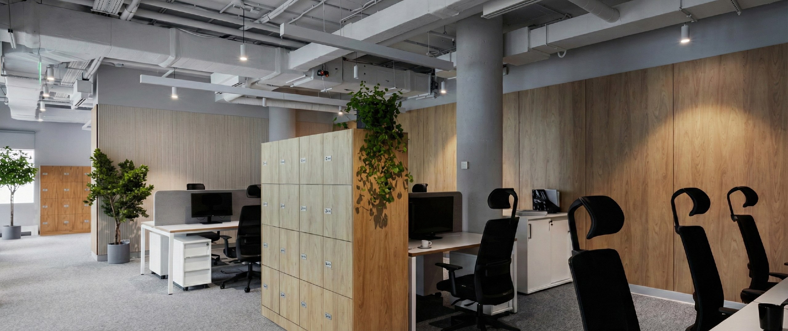 Стеновые панели из акустического войлока в офисе