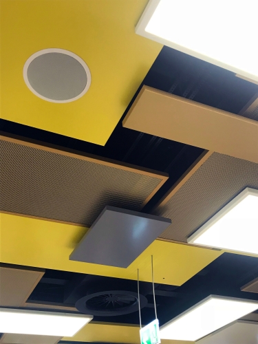 Виды обработки поверхности металлических потолков