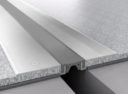 Фальшпол с деформационным швом