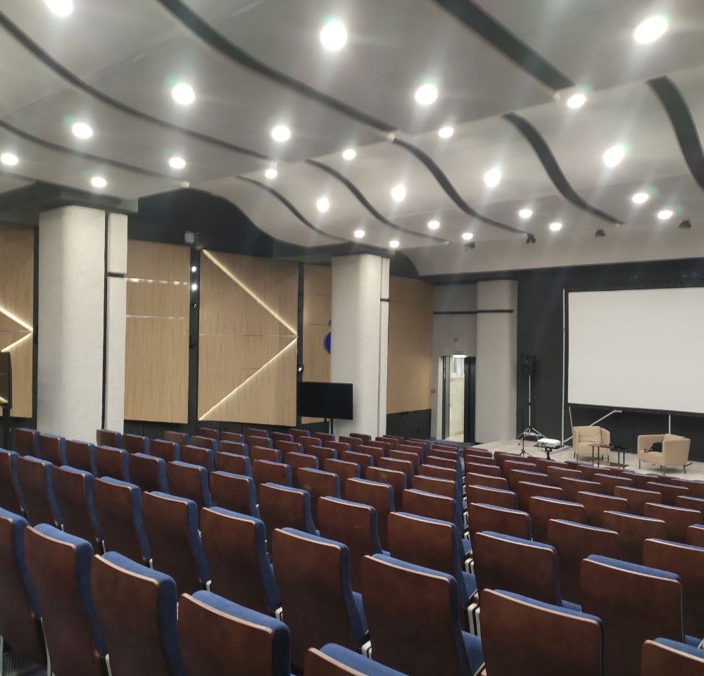 Нестандартные волнообразные потолки. Российский университет дружбы народов РУДН