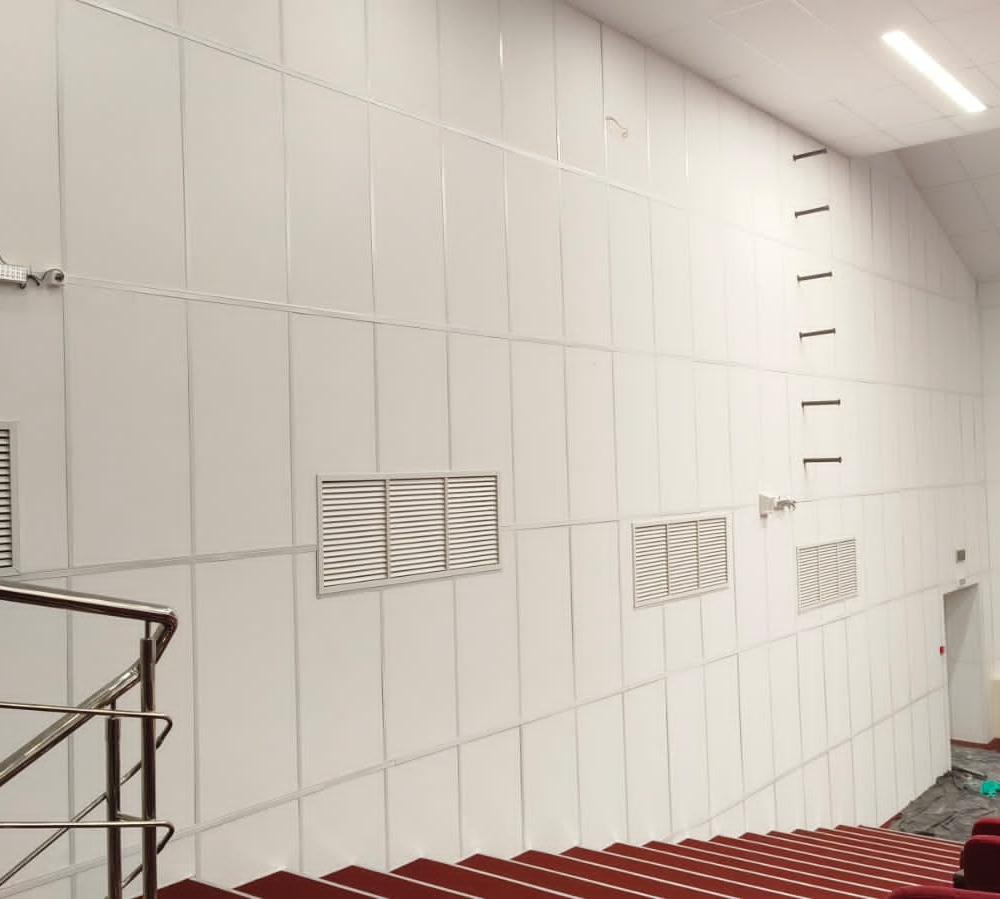 Акустические стеновые панели и потолок в концертном зале пгт Красные Баки Нижегородская область