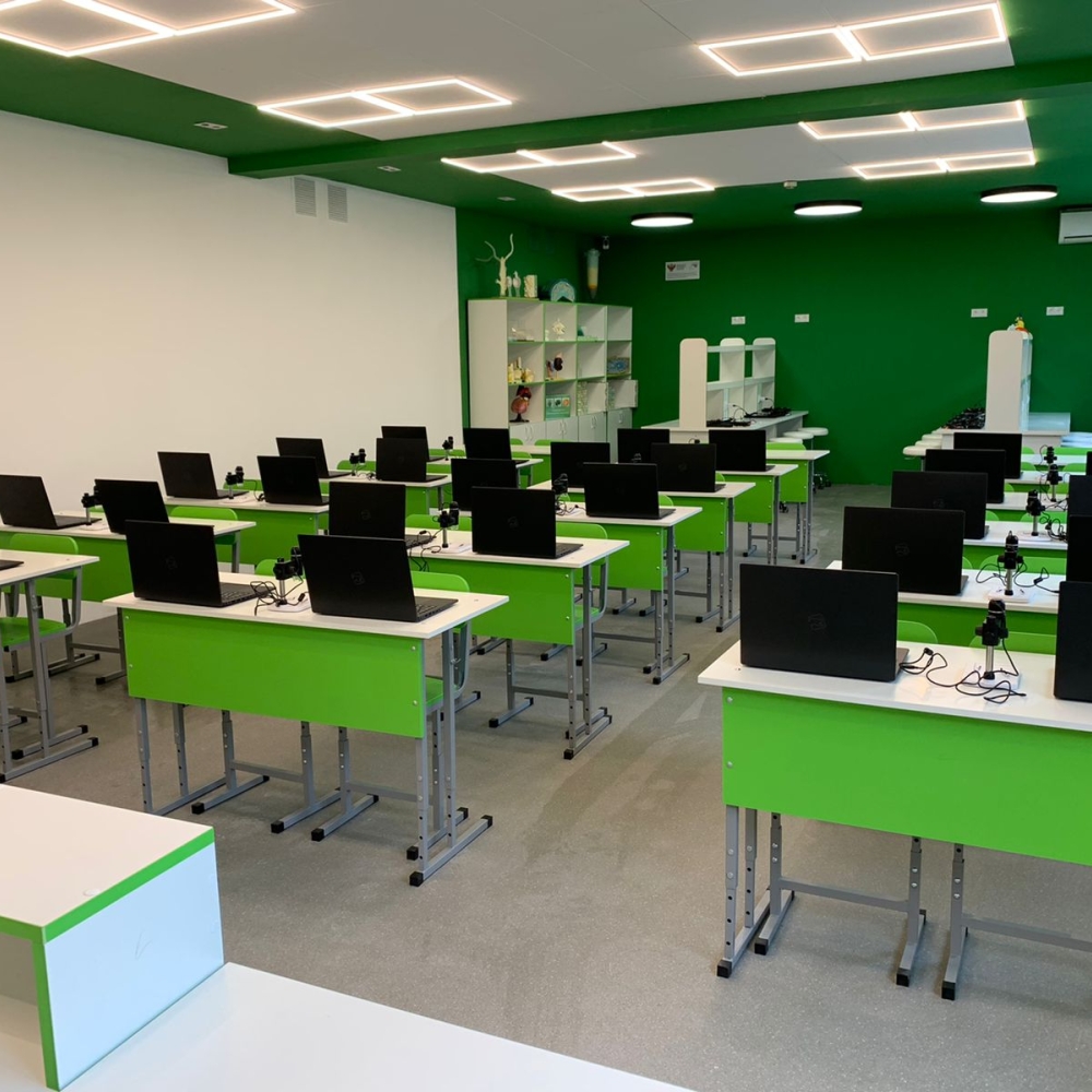 СОШ 11 им. Д.Л. Калараша г. Туапсе. Скрытая кромка 600х600